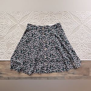 High rise floral skirt.